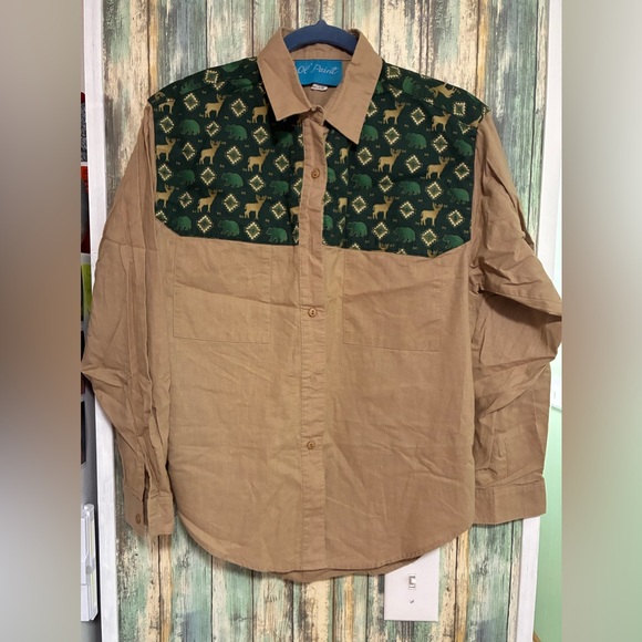 Button Down 🌲 - Picture 2 of 4